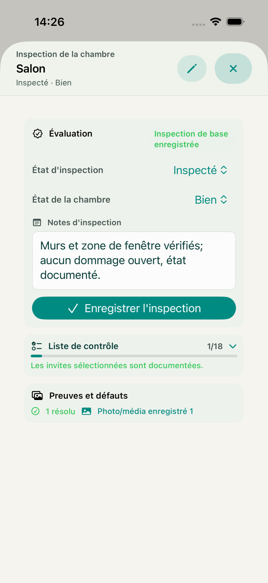 Inspection guidée d'une pièce dans l'app KeyClear avec statut, checklist et défauts documentés